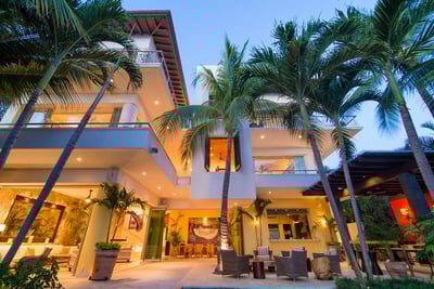Luxury Villa Photo #3