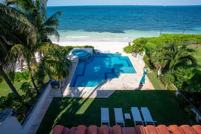 Luxury Villa Photo #11