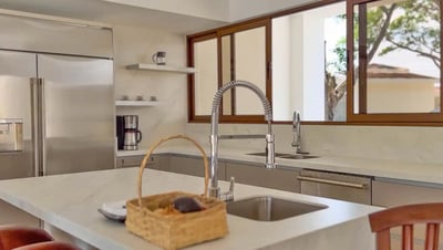 Luxury Villa Photo #9