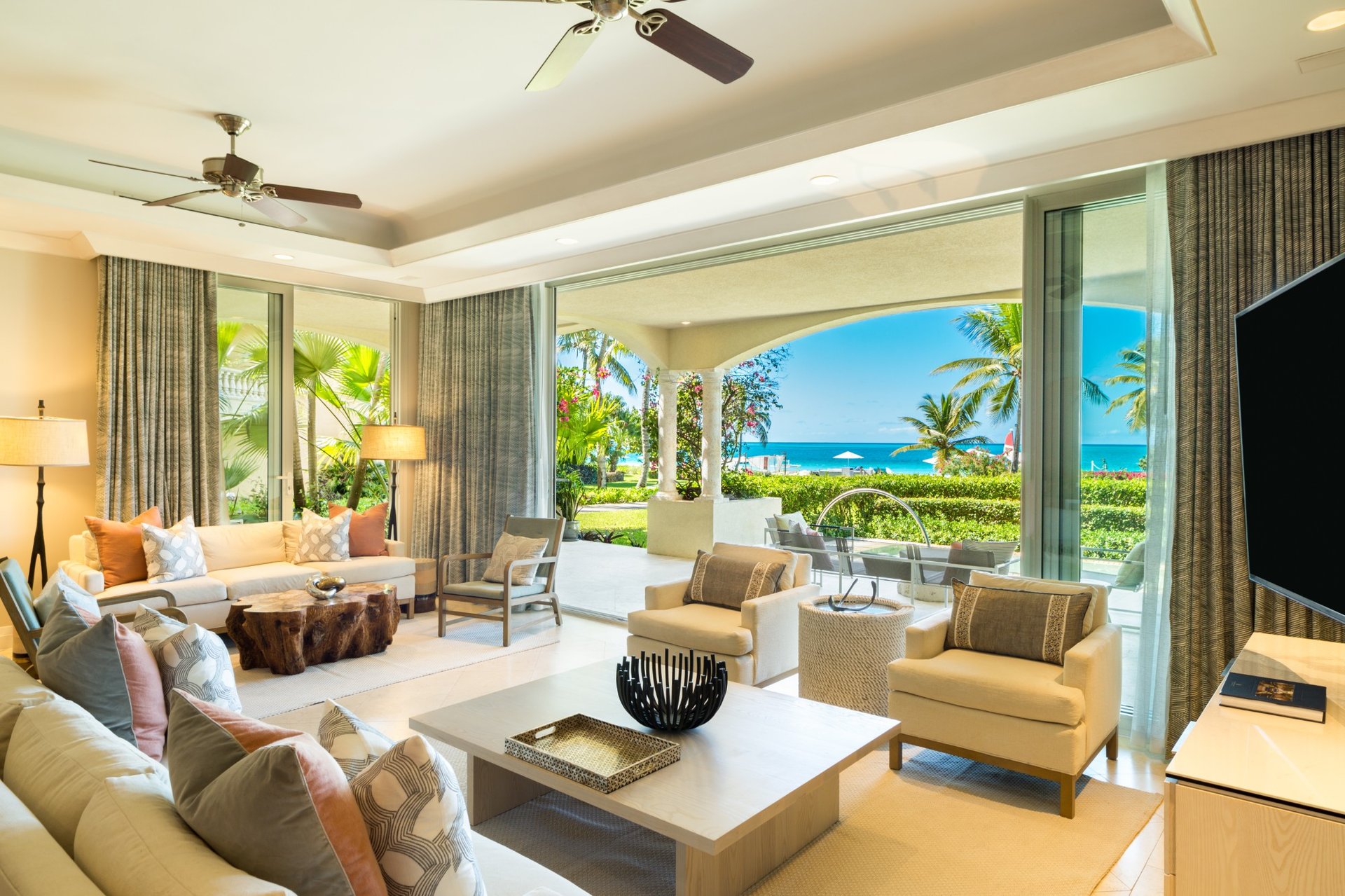 Estate 4 BDM Beach Level Residence - 1