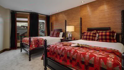 Double queen room