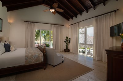 Luxury Villa Photo #30