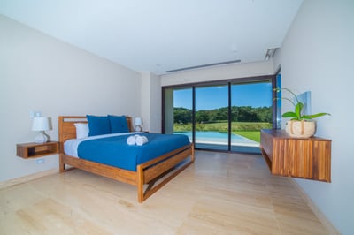 Luxury Villa Photo #12