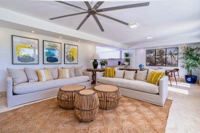 Luxury Villa Photo #18