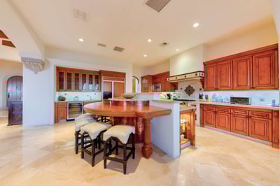 Luxury Villa Photo #18