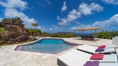 Luxury Villa Photo #2