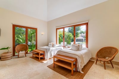 Luxury Villa Photo #23