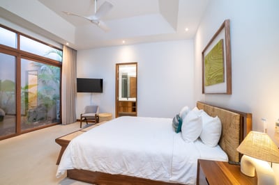 Luxury Villa Photo #19