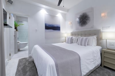 Luxury Villa Photo #36