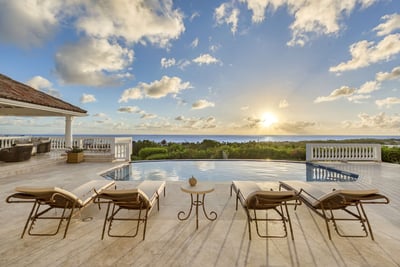 Luxury Villa Photo #6