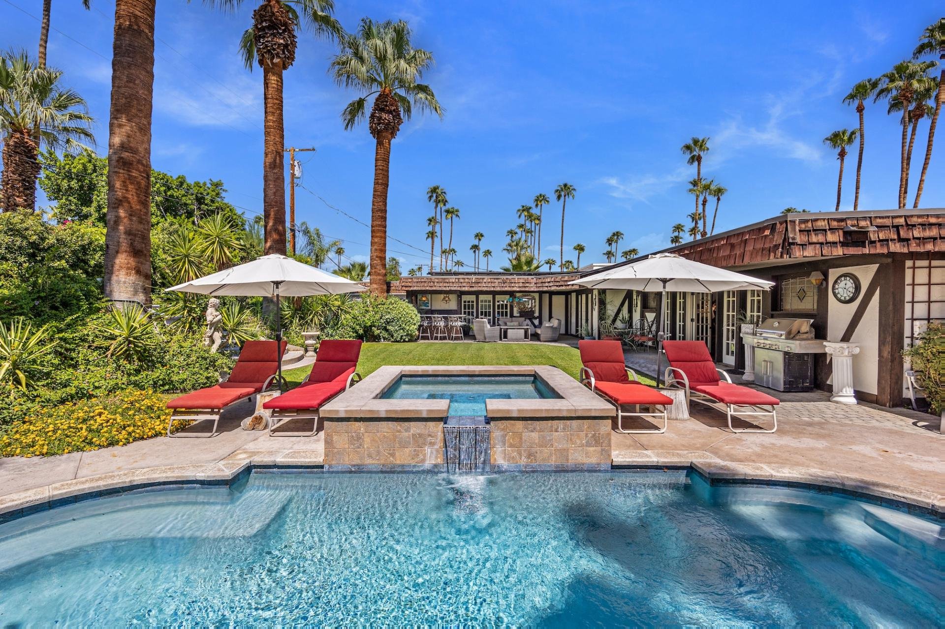 Palm Springs,The English Cottage