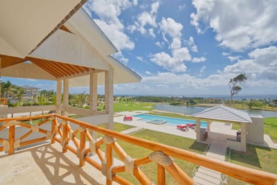Luxury Villa Photo #3