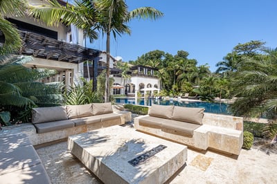 Luxury Villa Photo #7