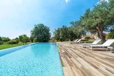 Luxury Villa Photo #6