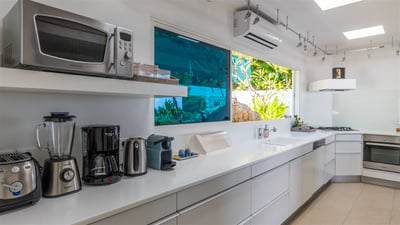 Kitchen & Dining Area