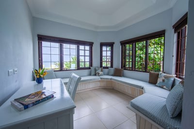 Luxury Villa Photo #17