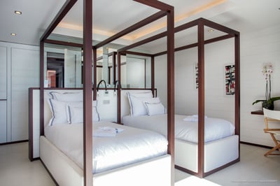 Luxury Villa Photo #31