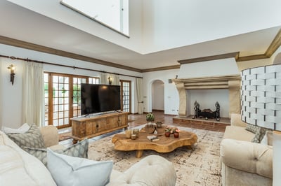 Luxury Villa Photo #17
