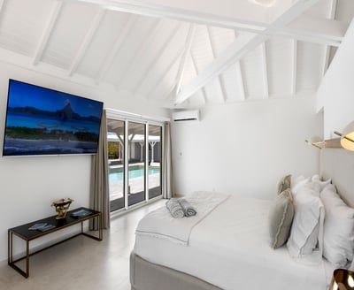 Luxury Villa Photo #22