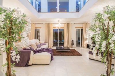 Luxury Villa Photo #13