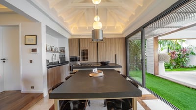 Kitchen & Dining Area