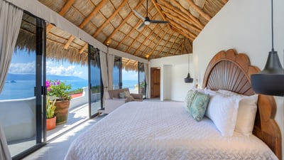 Luxury Villa Photo #29