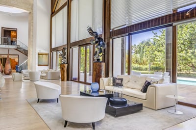 Luxury Villa Photo #18