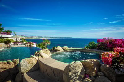Luxury Villa Photo #4