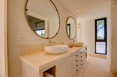 Luxury Villa Photo #40