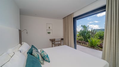 Bedroom 3: On the lower level. Queen size bed, air conditioning, HD-TV, Apple TV, Dish Net