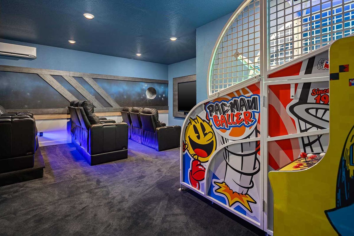 Peg Leg at Harbor Island Beach Club