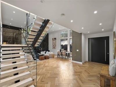 Luxury Villa Photo #11