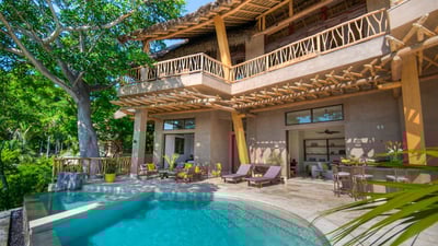 Luxury Villa Photo #6