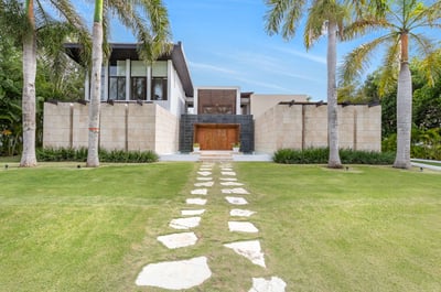 Luxury Villa Photo #40