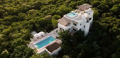 Luxury Villa Photo #3