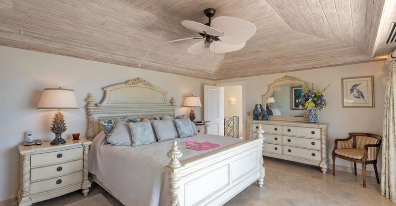 Schooner Bay 307 | The Lookout