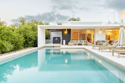 Luxury Villa Photo #4