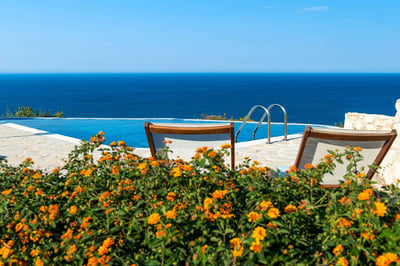 Luxury Villa Photo #6