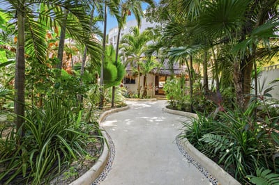 Luxury Villa Photo #45