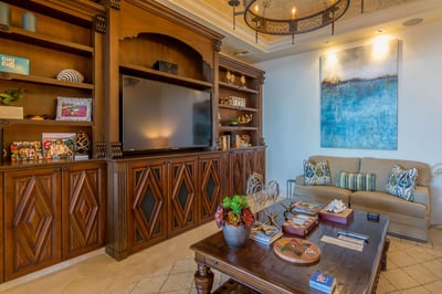 Luxury Villa Photo #26
