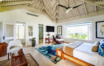 Luxury Villa Photo #18