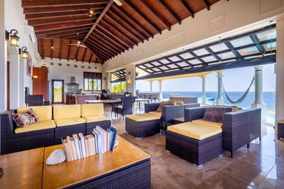 Luxury Villa Photo #17