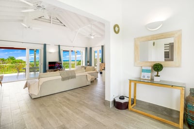 Luxury Villa Photo #17
