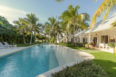 Luxury Villa Photo #9