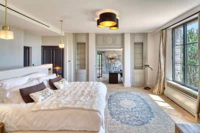 Luxury Villa Photo #18