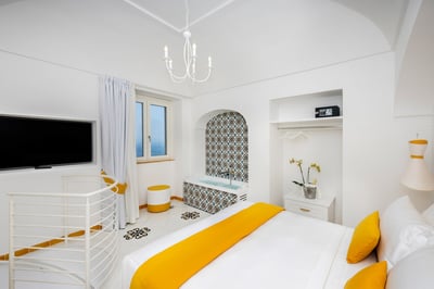 Luxury Villa Photo #30
