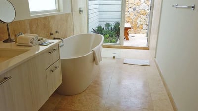 Luxury Villa Photo #16