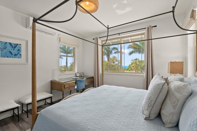 Luxury Villa Photo #16