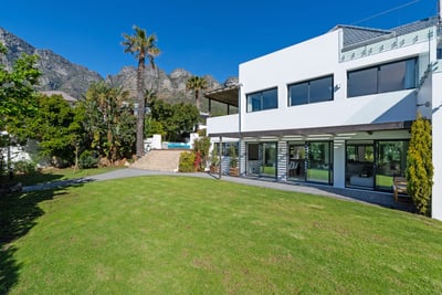 Luxury Villa Photo #4