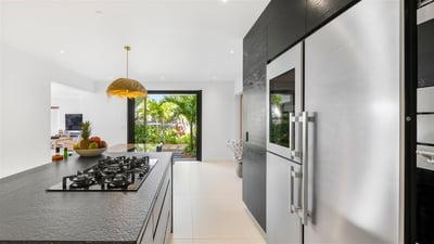 Kitchen & Dining Area